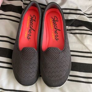 Sketchers shoes